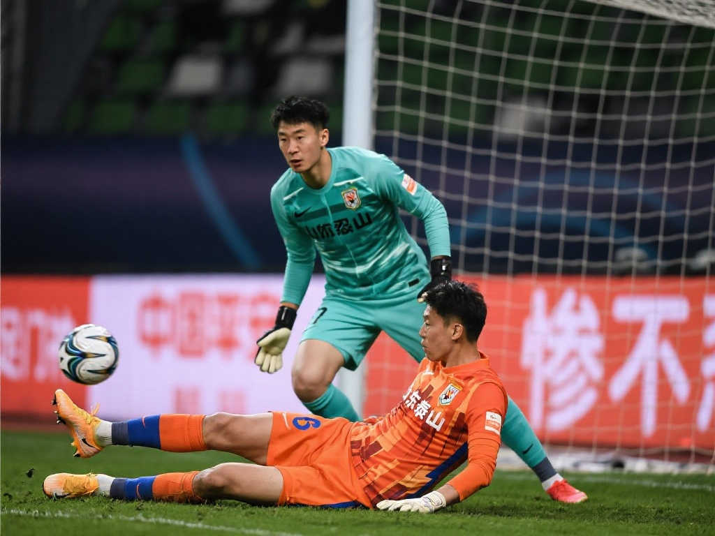 惊天决定!崔康熙痛下杀手,国足门将遭弃用无缘报名,9战失16球! 惊天决定!崔康熙痛下杀手,国足门将遭弃用无缘报名,9战失16球!